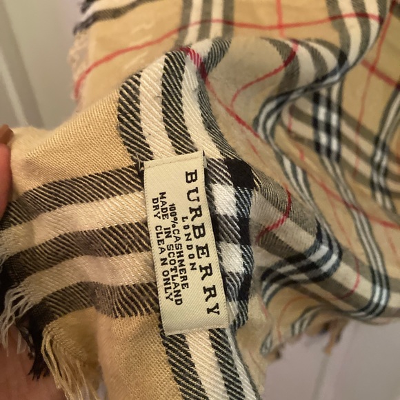 Burberry London Vintage Wool Nova Check Scarf - Picture 5 of 8